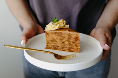 Торт из блинов с кремом из печенья